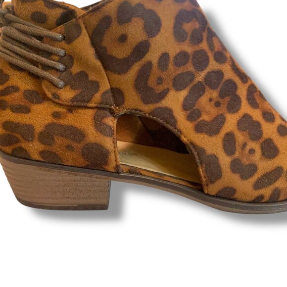 Pierre Dumas Suede Ankle Booties Leopard Print Side Cutouts Zoey Platform Heel 9 - Picture 4 of 8